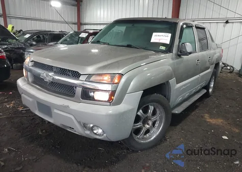 2002 Chevrolet Avalanche 1500 из США, поврежденный, VIN 3GNEC13T02G117284